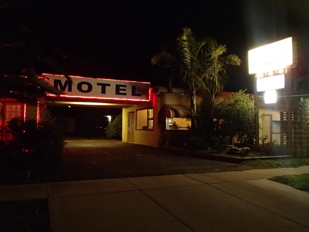 Nhill Oasis Motel Buitenkant foto