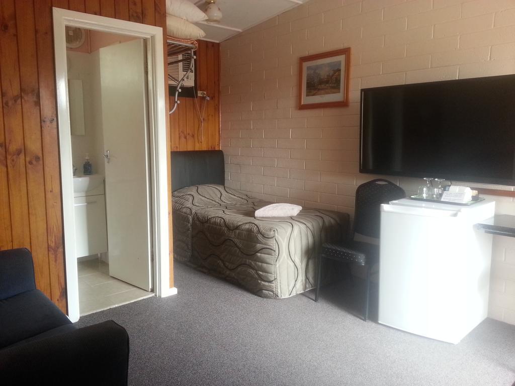Nhill Oasis Motel Buitenkant foto