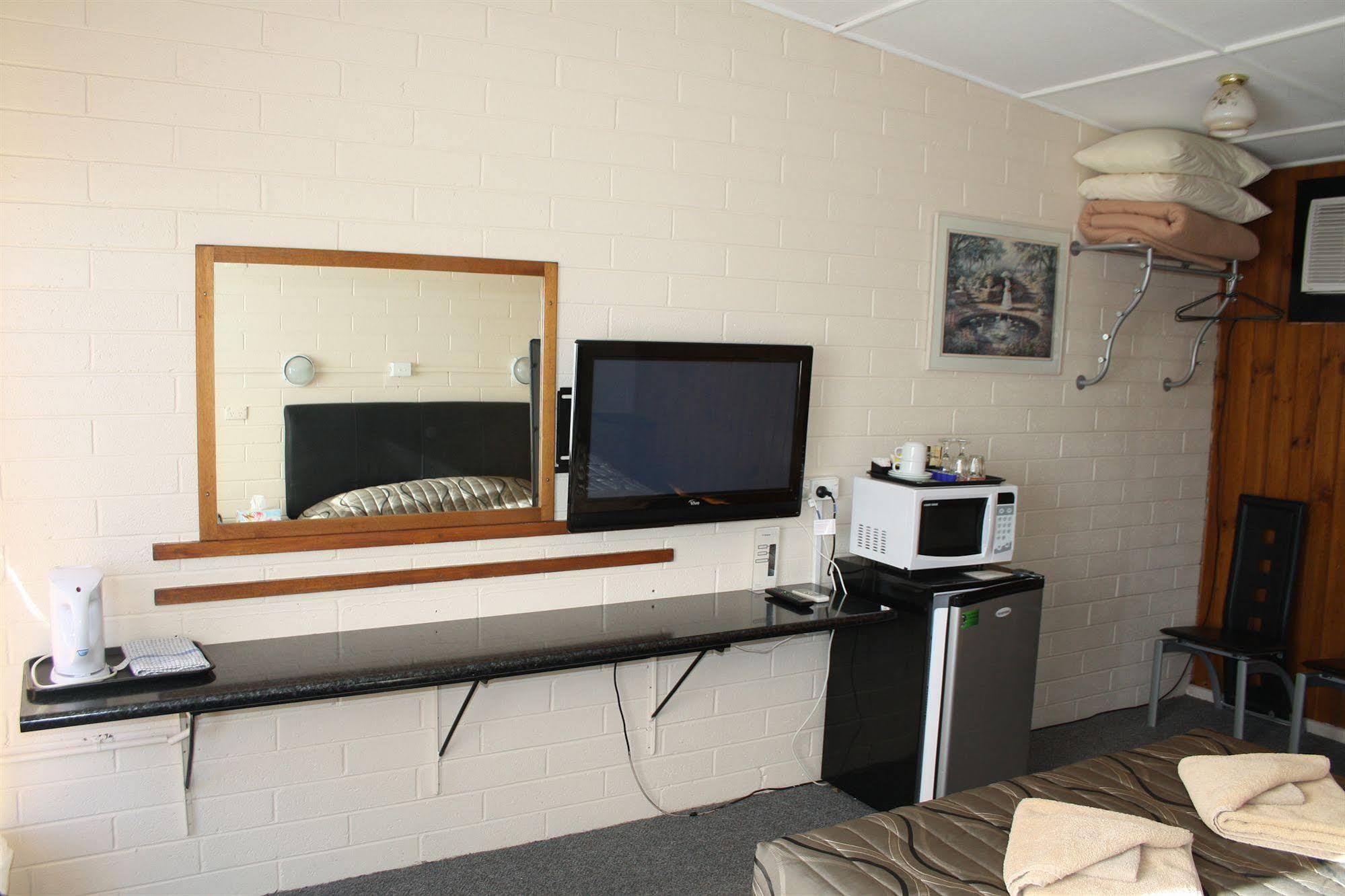Nhill Oasis Motel Buitenkant foto