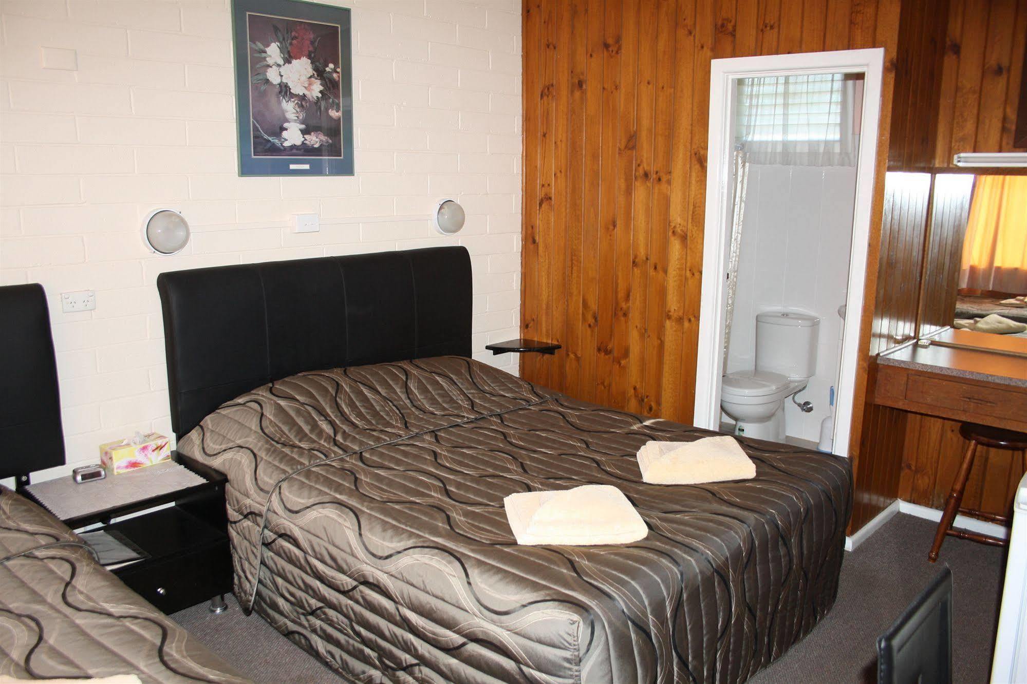 Nhill Oasis Motel Buitenkant foto