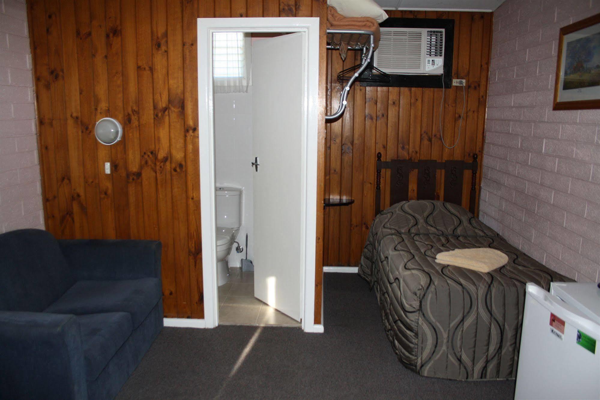 Nhill Oasis Motel Buitenkant foto